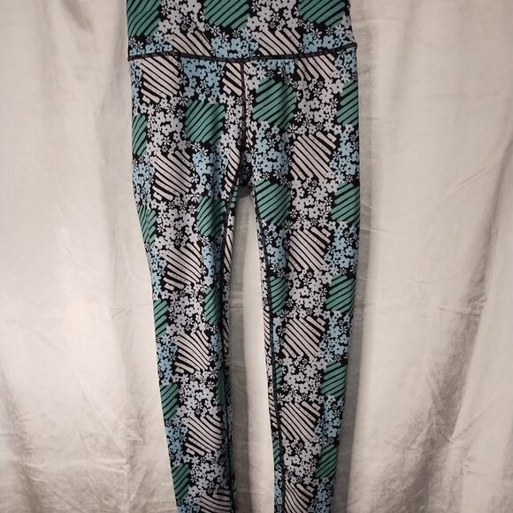 Free People movement Daisy Chick print leggings. - Picture 2 of 4